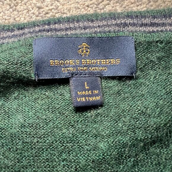 Brooks Brothers Men's Green L Extra Fine Italian Merino Wool V-Neck Sweater - Picture 3 of 5